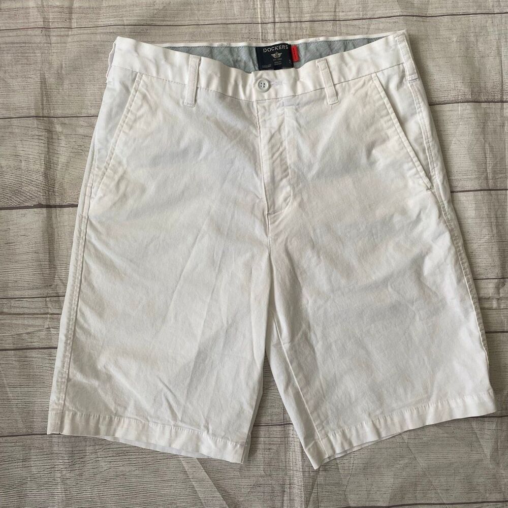 Dockers supreme flex women Sz M 10 golf shorts white